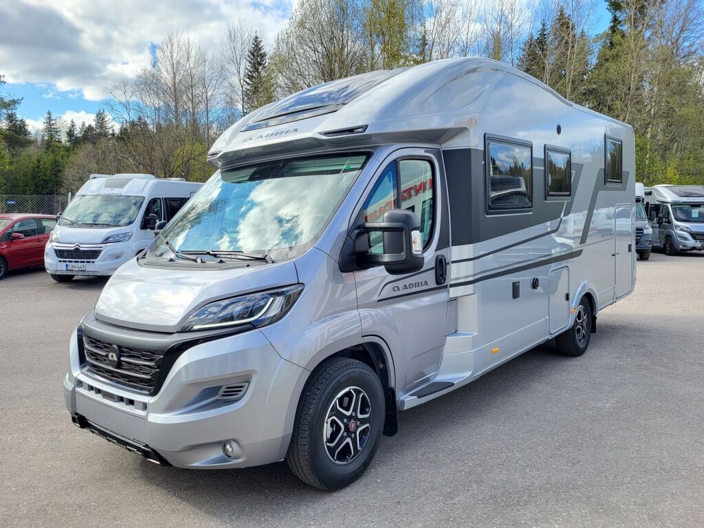 Adria MATRIX SUPREME 670 SL 2024 Harmaa