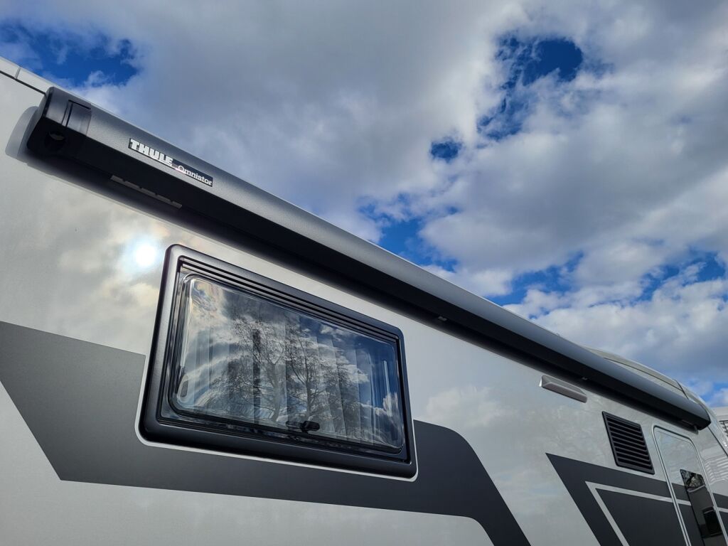 Adria MATRIX SUPREME 670 SL 2024 Harmaa
