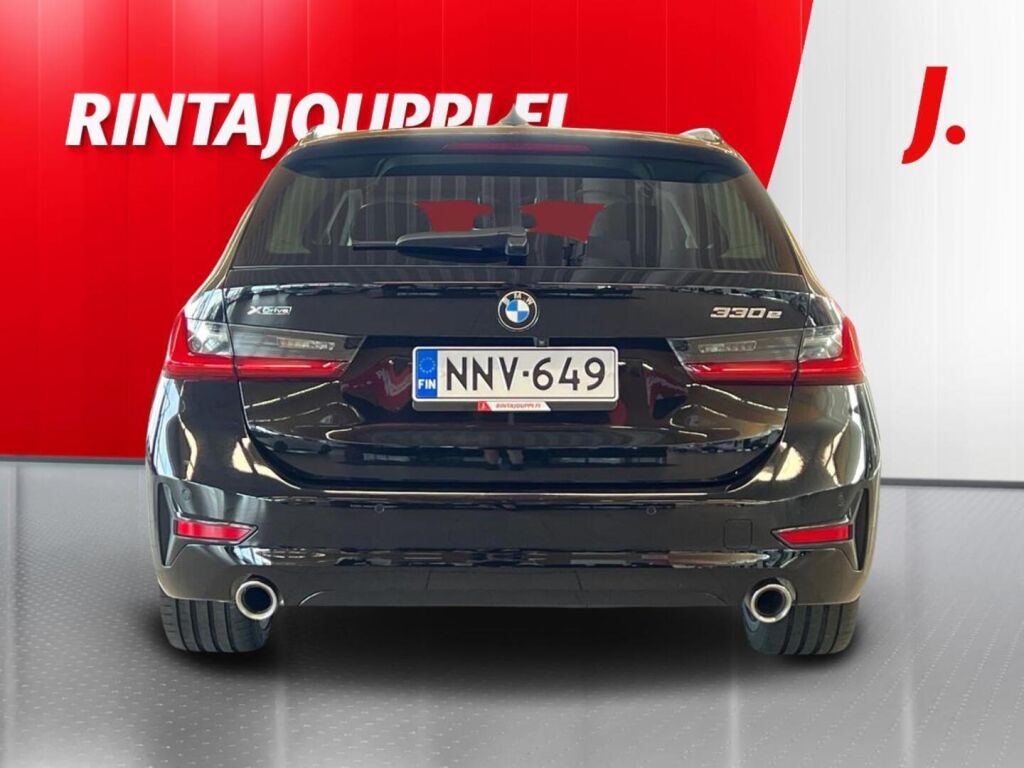 BMW 330 2021 Musta