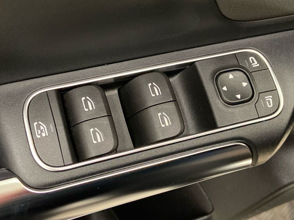 Mercedes-Benz EQA 2022 Valkoinen