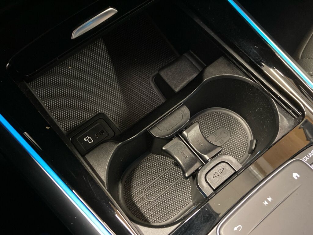 Mercedes-Benz EQA 2022 Valkoinen