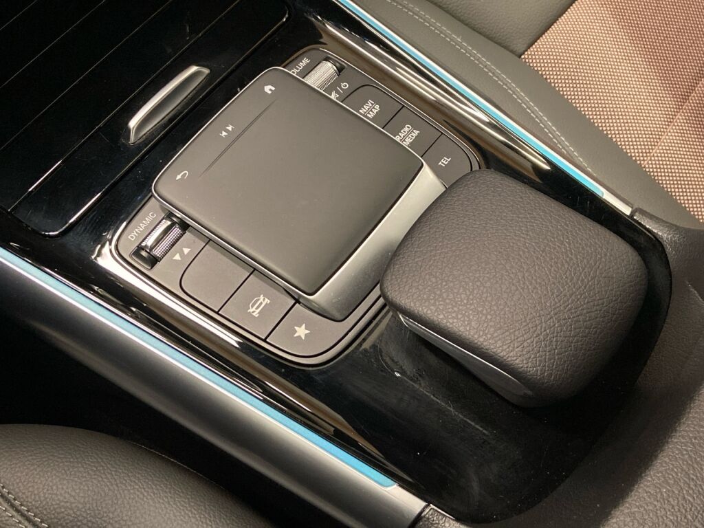 Mercedes-Benz EQA 2022 Valkoinen