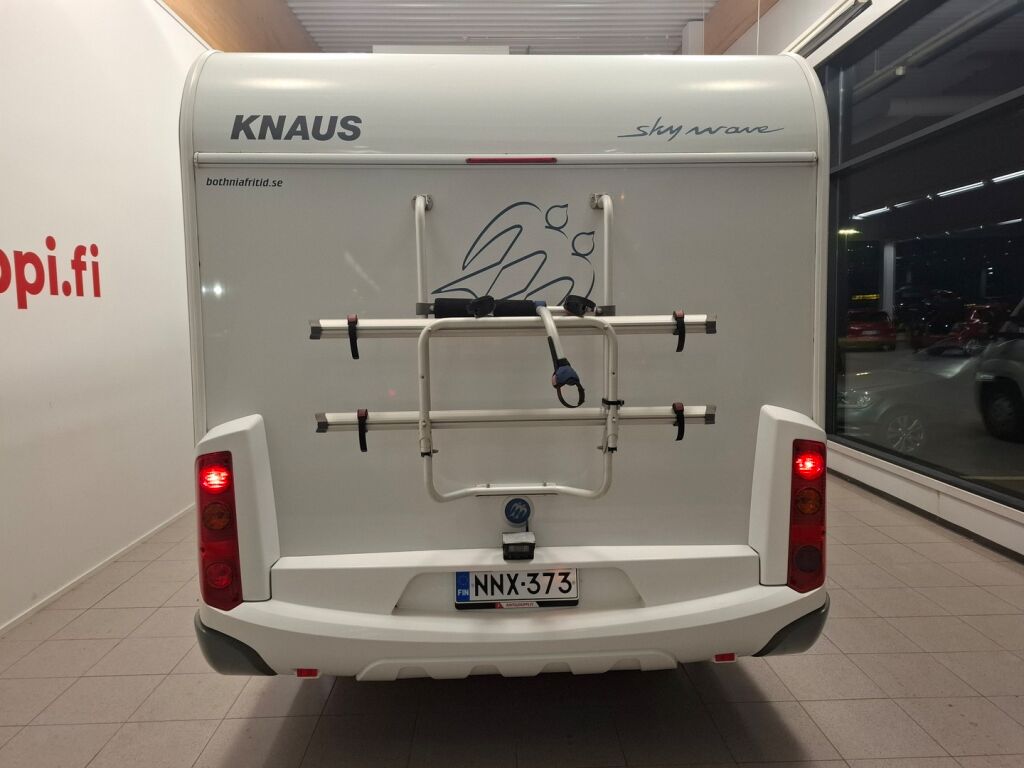 Knaus Skywave 650 MF 2011 Valkoinen