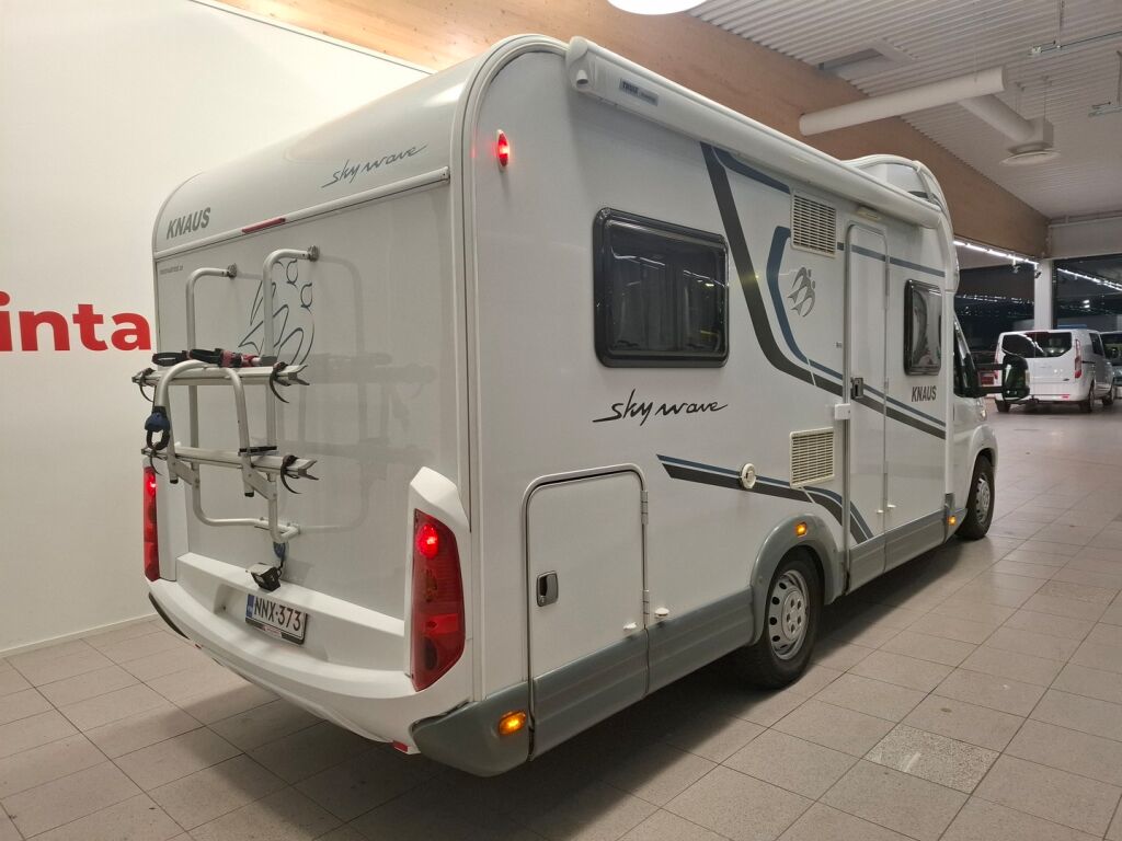Knaus Skywave 650 MF 2011 Valkoinen