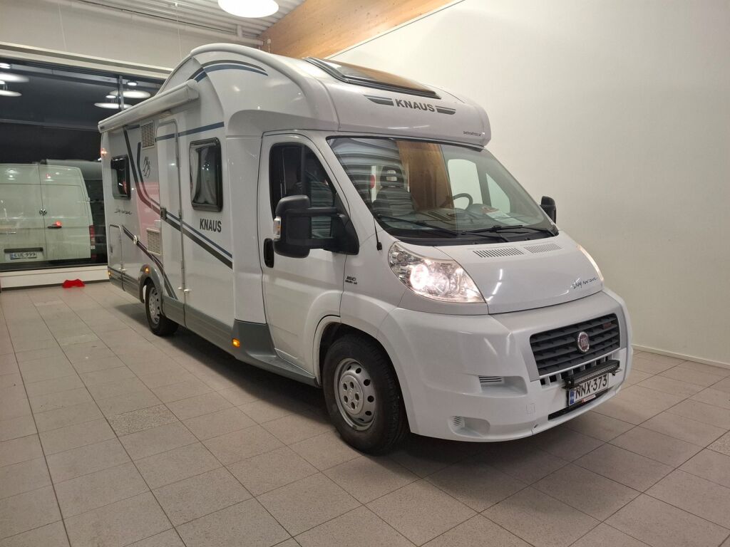 Knaus Skywave 650 MF 2011 Valkoinen