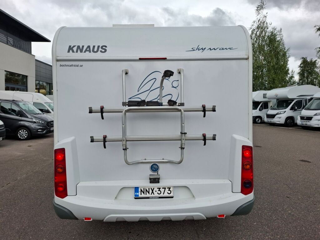 Knaus Skywave 650 MF 2011 Valkoinen