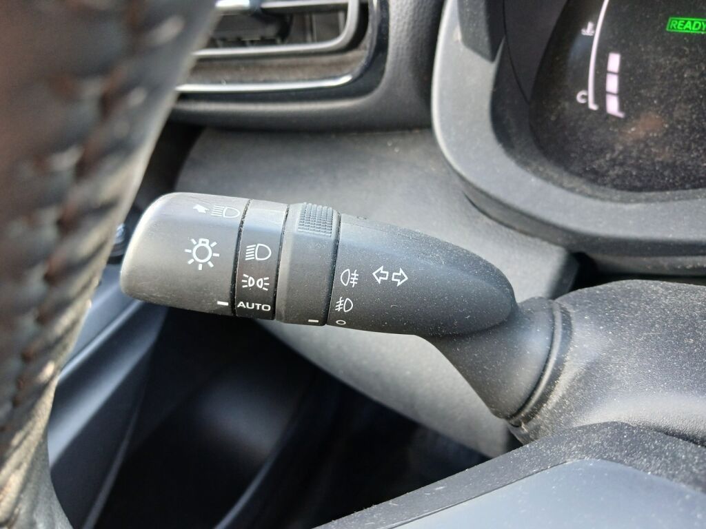 Toyota Yaris 2024 Ruskea (beige)
