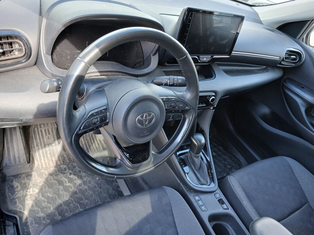 Toyota Yaris 2024 Ruskea (beige)