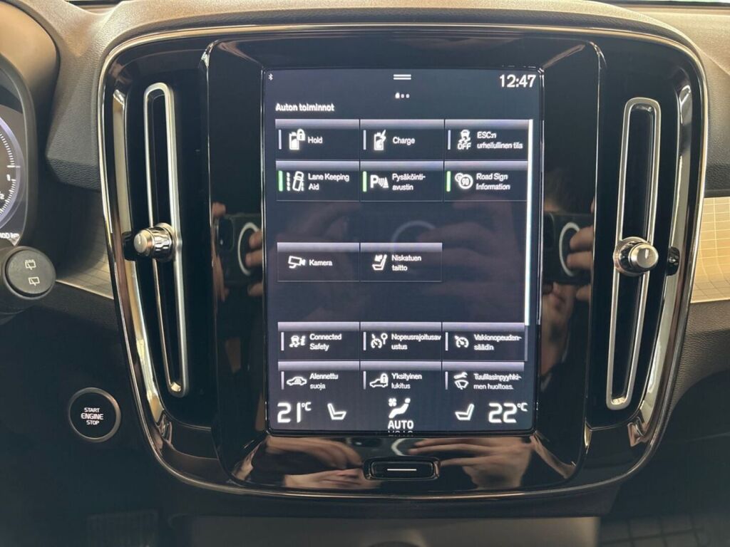 Volvo XC40 2021 Musta