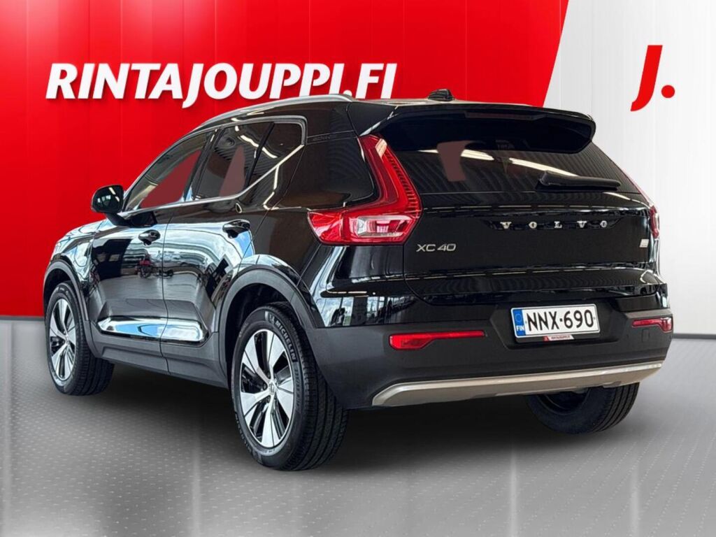 Volvo XC40 2021 Musta