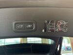 Volvo XC40 2021 Musta