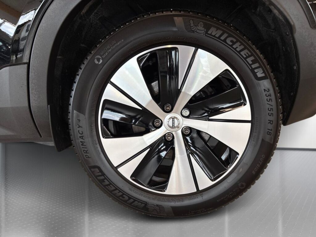 Volvo XC40 2021 Musta