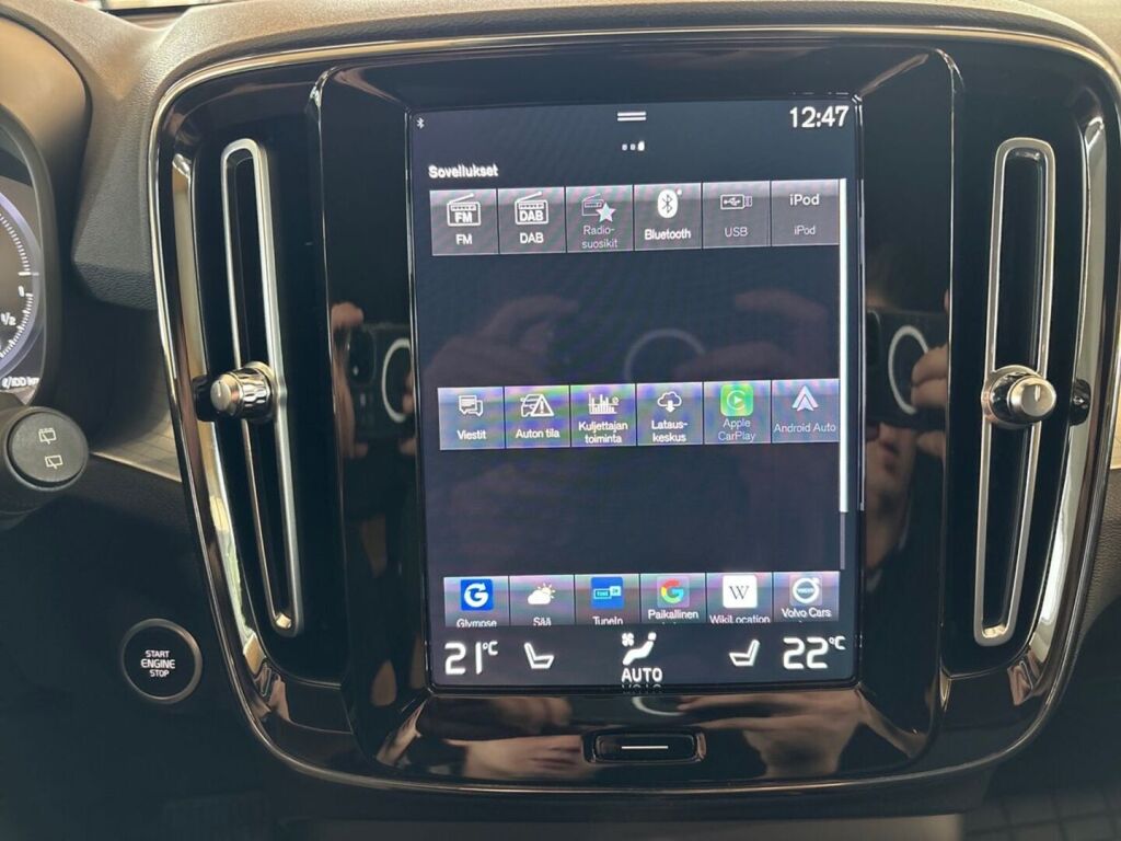 Volvo XC40 2021 Musta