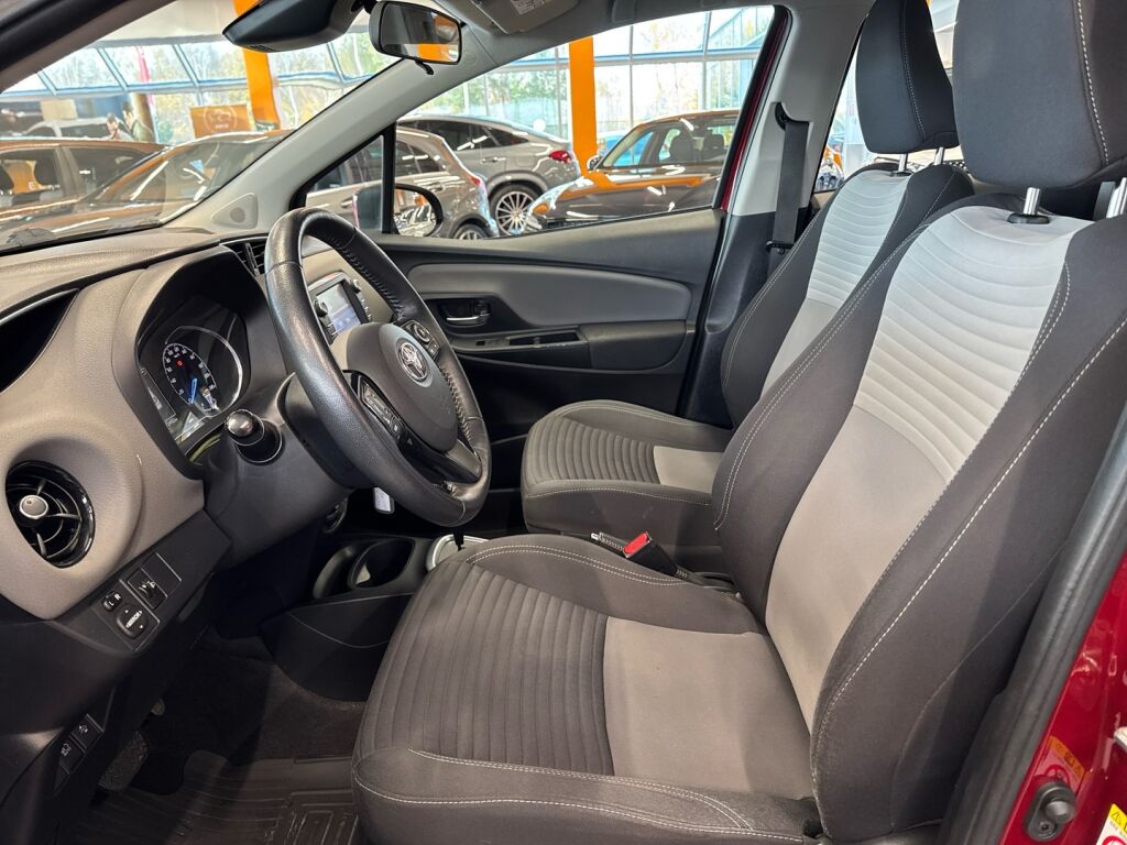 Toyota Yaris 2017 Punainen