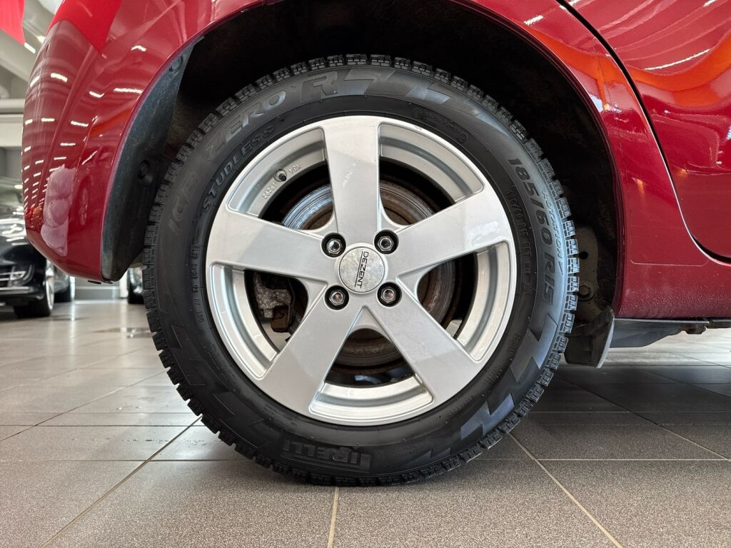 Toyota Yaris 2017 Punainen