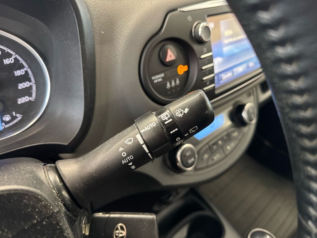 Toyota Yaris 2017 Punainen