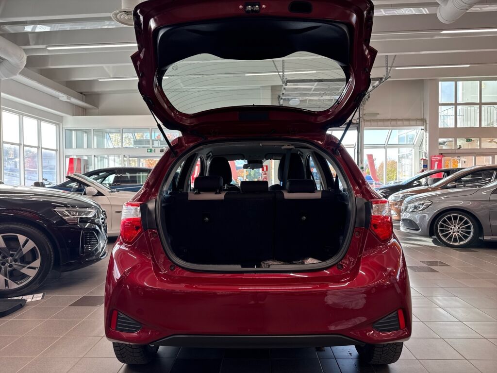 Toyota Yaris 2017 Punainen