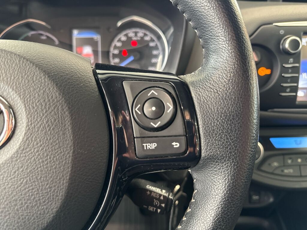 Toyota Yaris 2017 Punainen