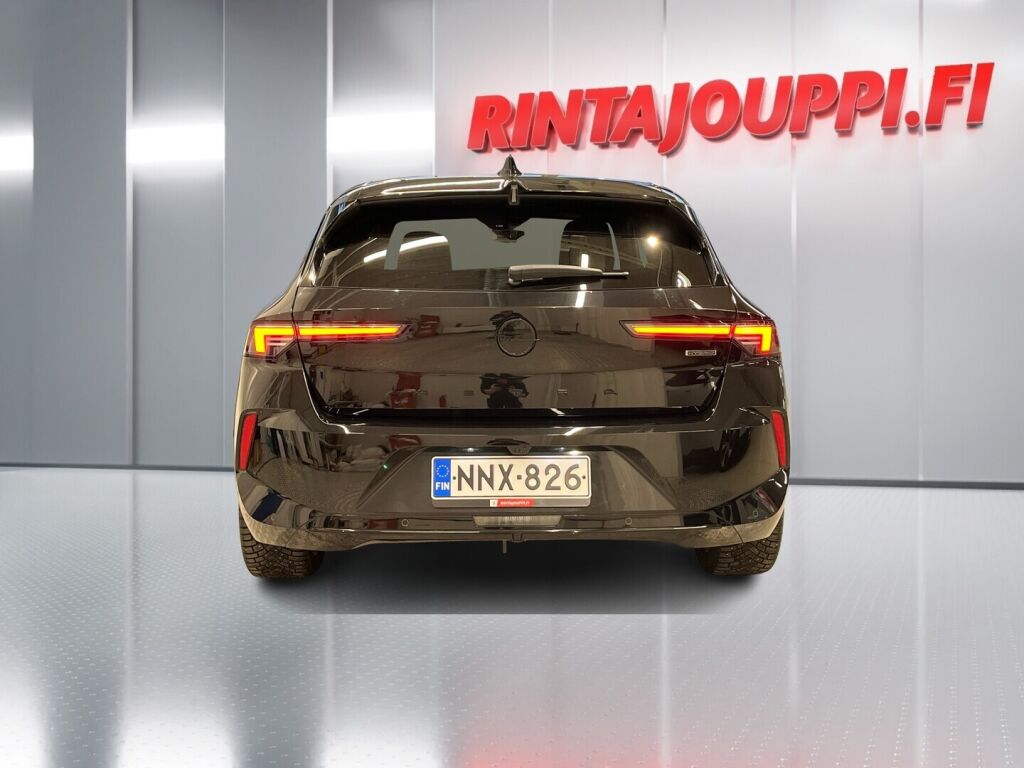 Opel Astra 2023 Musta