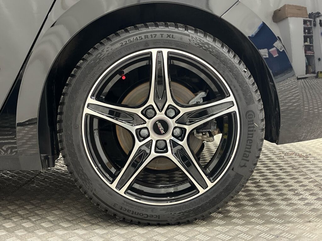 Opel Astra 2023 Musta