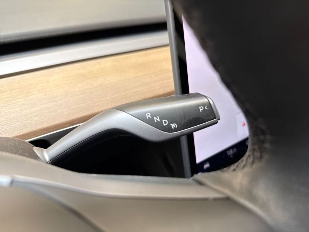 Tesla Model 3 2022 Harmaa