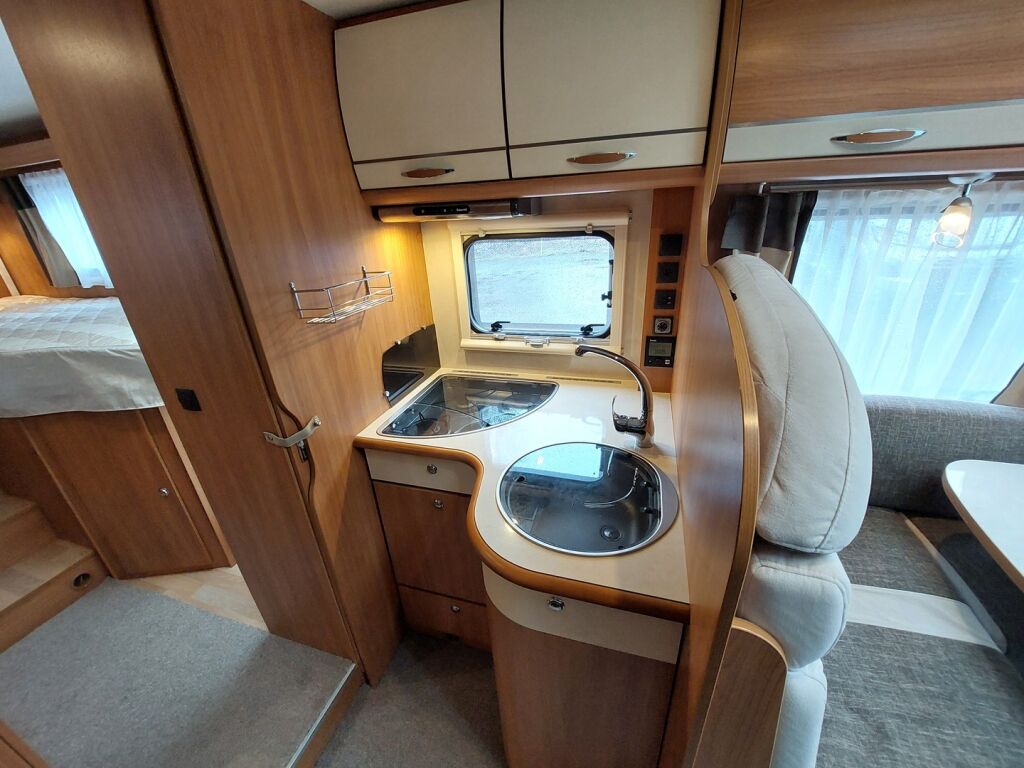 Rapido 666 DF 2012 Valkoinen