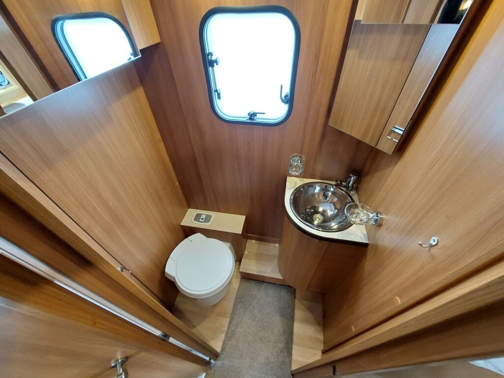 Rapido 666 DF 2012 Valkoinen