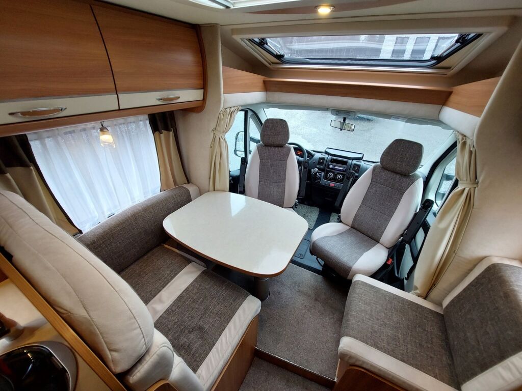 Rapido 666 DF 2012 Valkoinen