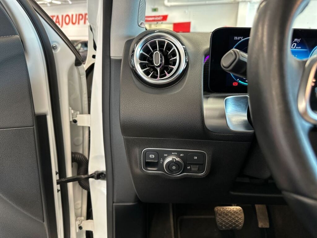 Mercedes-Benz EQB 2022 Valkoinen
