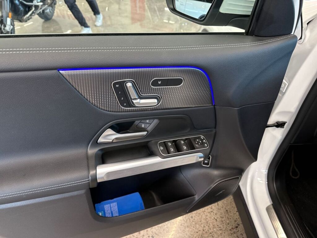 Mercedes-Benz EQB 2022 Valkoinen
