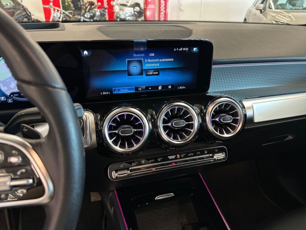 Mercedes-Benz EQB 2022 Valkoinen