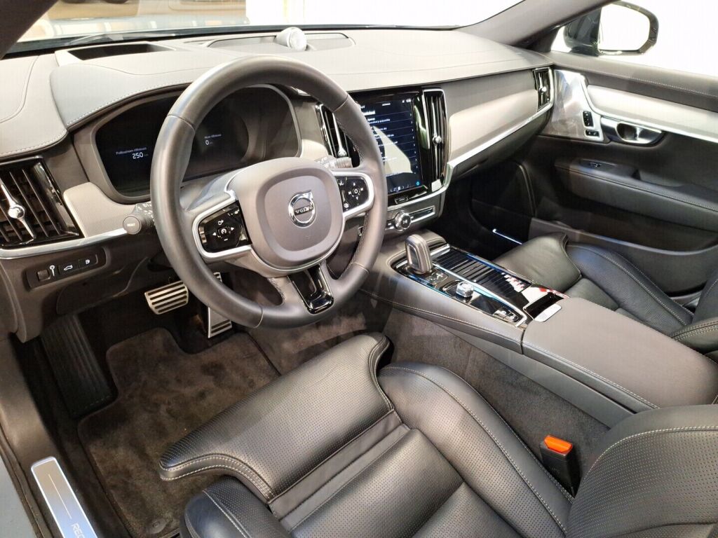 Volvo V90 2022 Harmaa