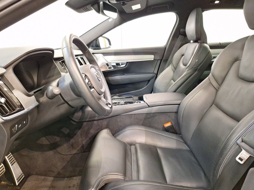 Volvo V90 2022 Harmaa