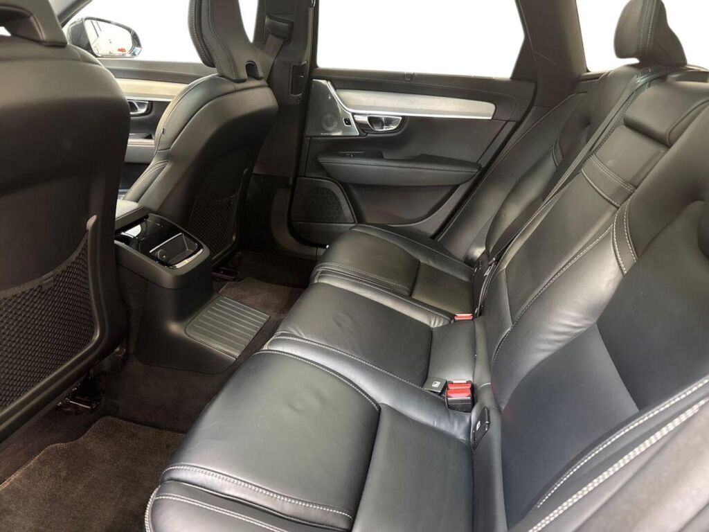 Volvo V90 2022 Harmaa