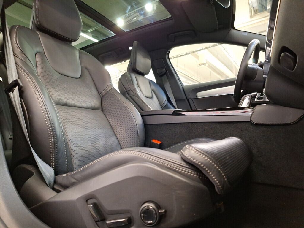 Volvo V90 2022 Harmaa