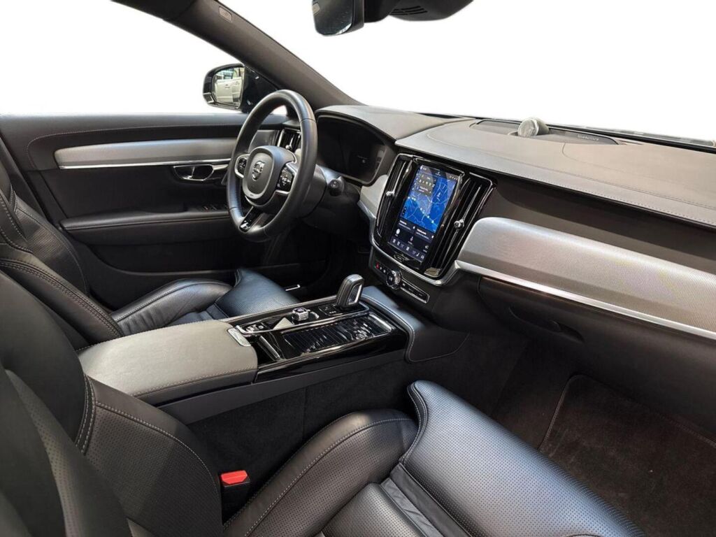 Volvo V90 2022 Harmaa