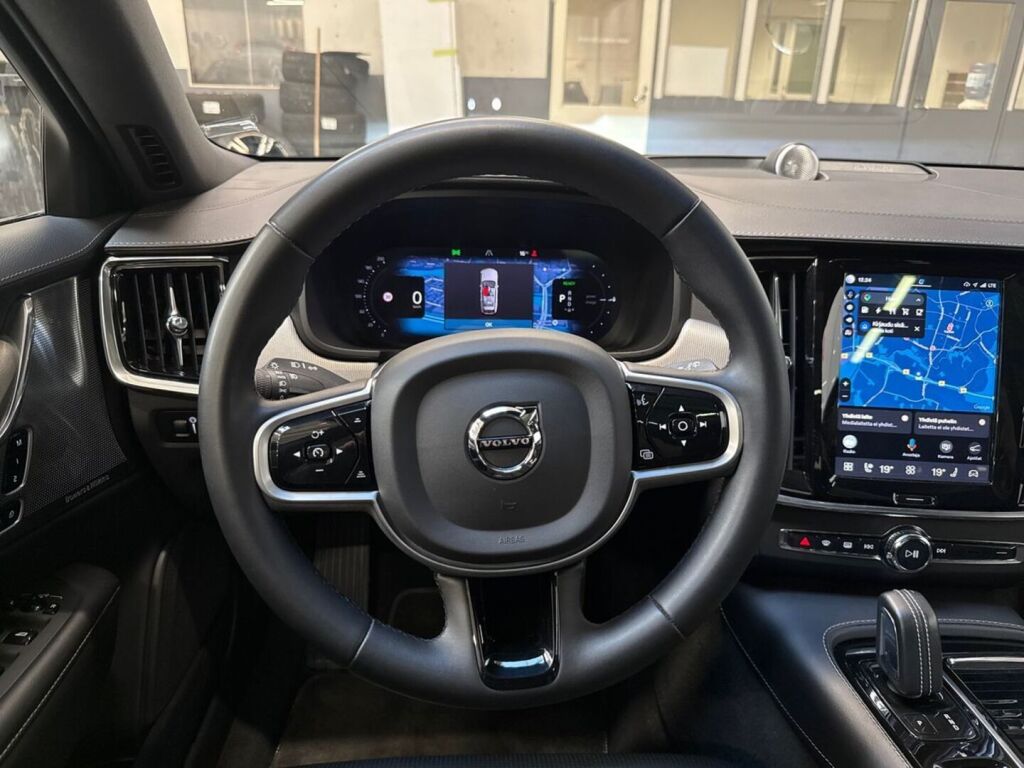 Volvo V90 2022 Harmaa