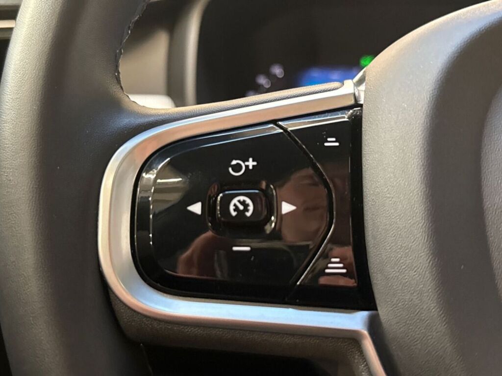 Volvo V90 2022 Harmaa