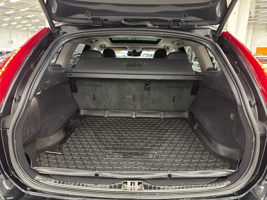 Volvo XC60 2016 Musta