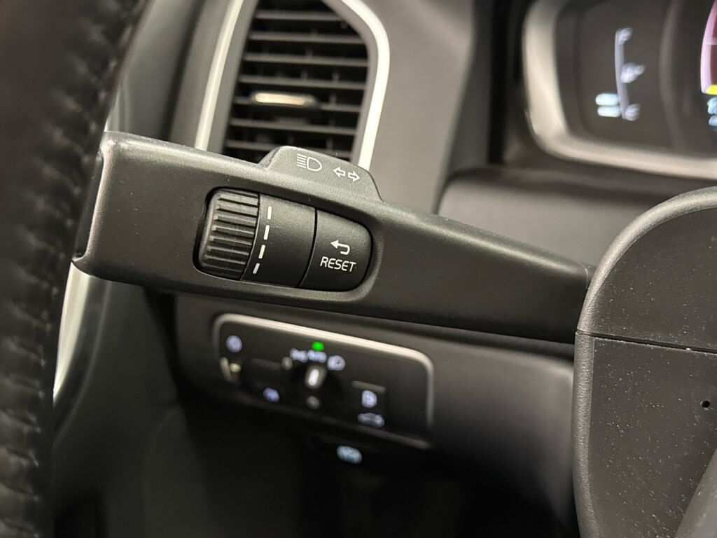 Volvo XC60 2016 Musta