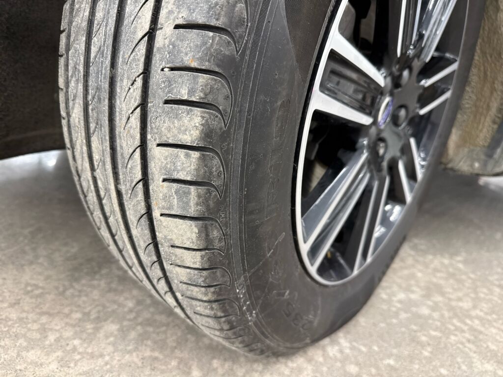 Volvo XC60 2016 Musta