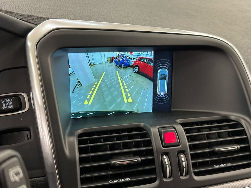 Volvo XC60 2016 Musta