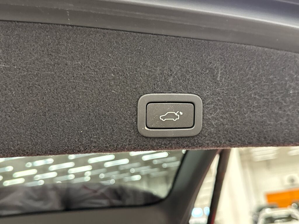 Volvo XC60 2016 Musta