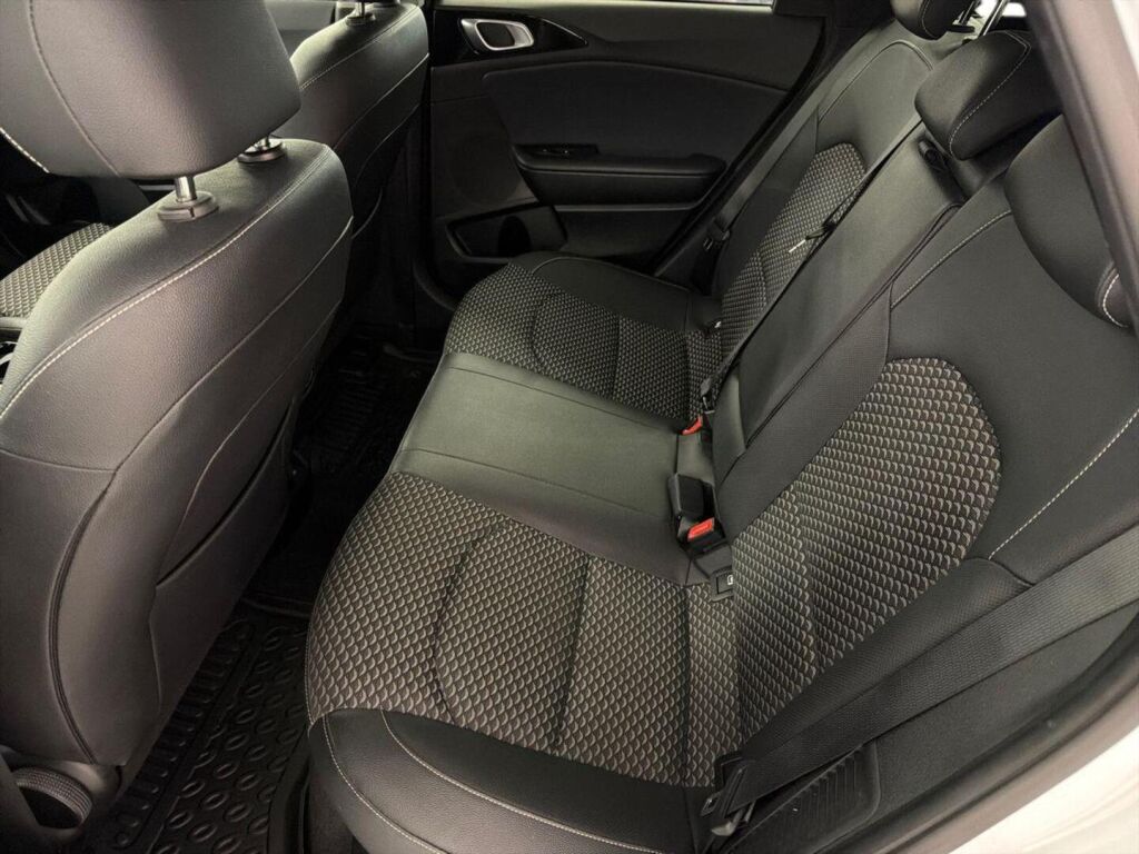 Kia Ceed 2022 Valkoinen