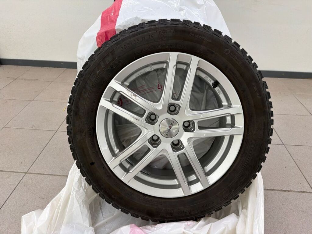 Kia Ceed 2022 Valkoinen