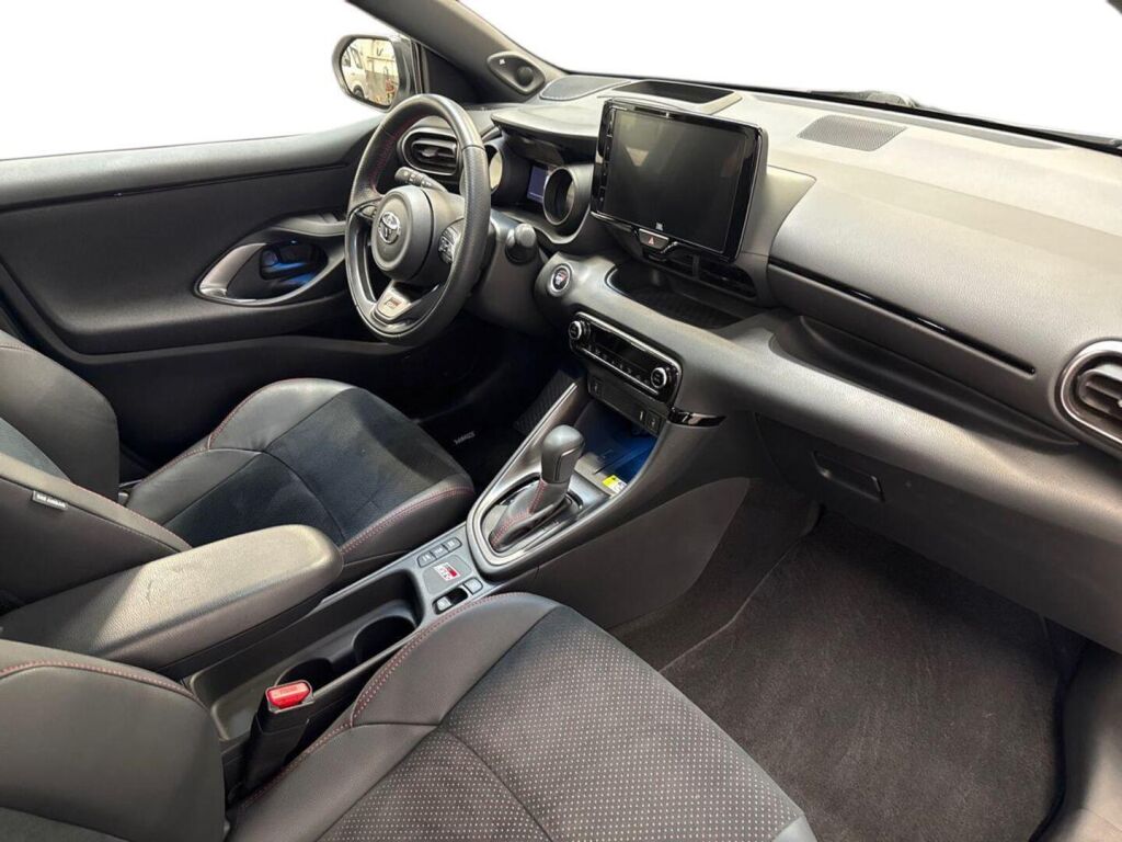Toyota Yaris 2023 Harmaa