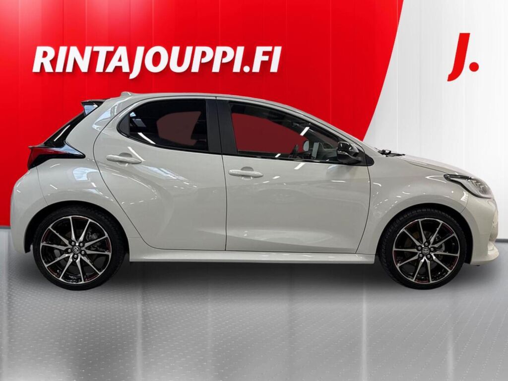 Toyota Yaris 2023 Harmaa