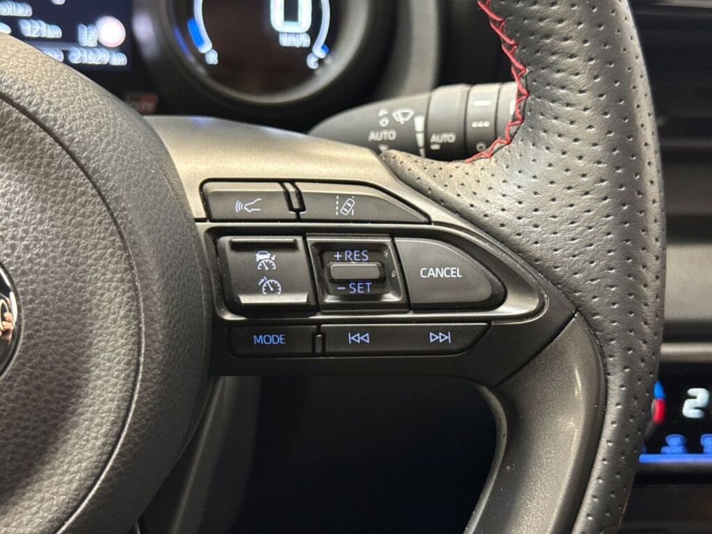 Toyota Yaris 2023 Harmaa