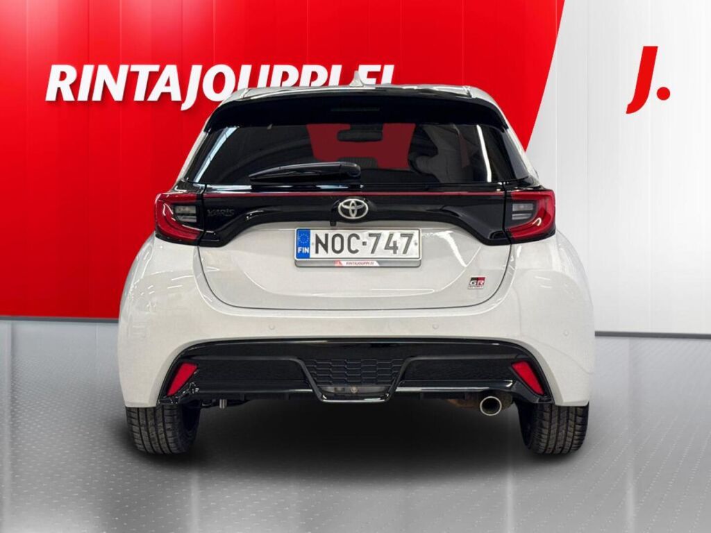 Toyota Yaris 2023 Harmaa