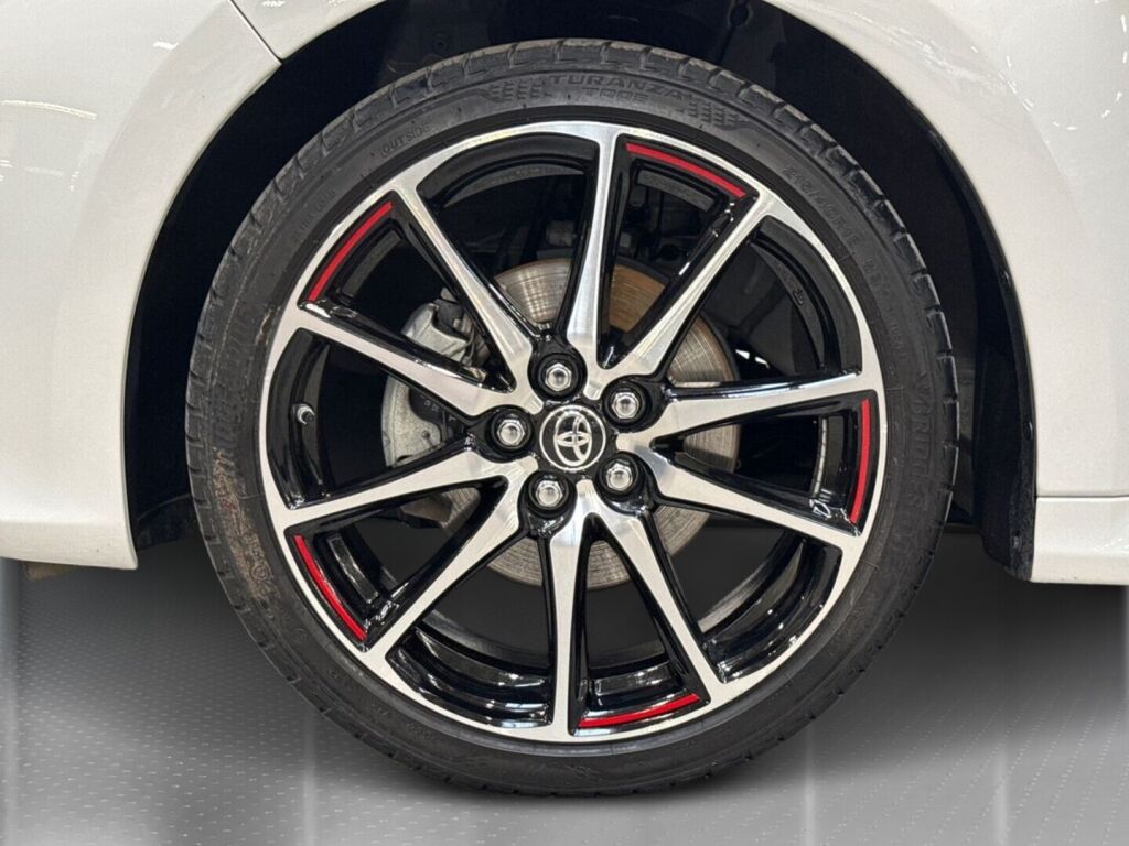 Toyota Yaris 2023 Harmaa